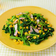 ベーコンとほうれん草のバター炒め