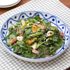 春菊とベーコンの卵サラダ