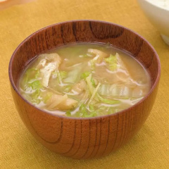 油揚げと生姜の味噌汁