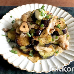 なすと豚バラのガーリックだしバタ炒め