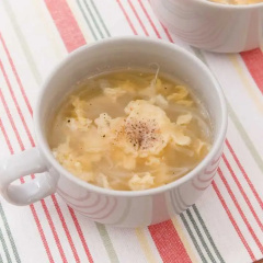 玉ねぎと卵のコンソメスープ