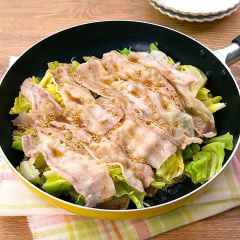 豚バラと春キャベツのフライパン蒸し