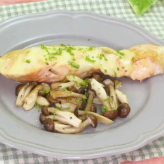 鮭ときのこの味噌マヨ蒸し